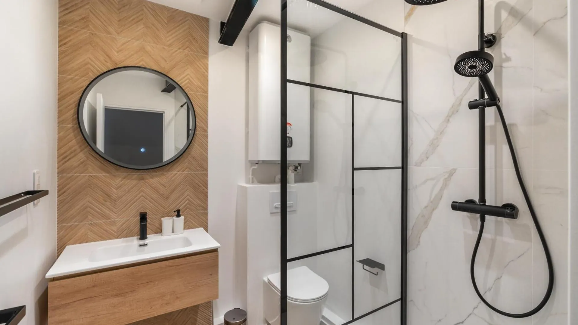 Apartment Stunning New In *