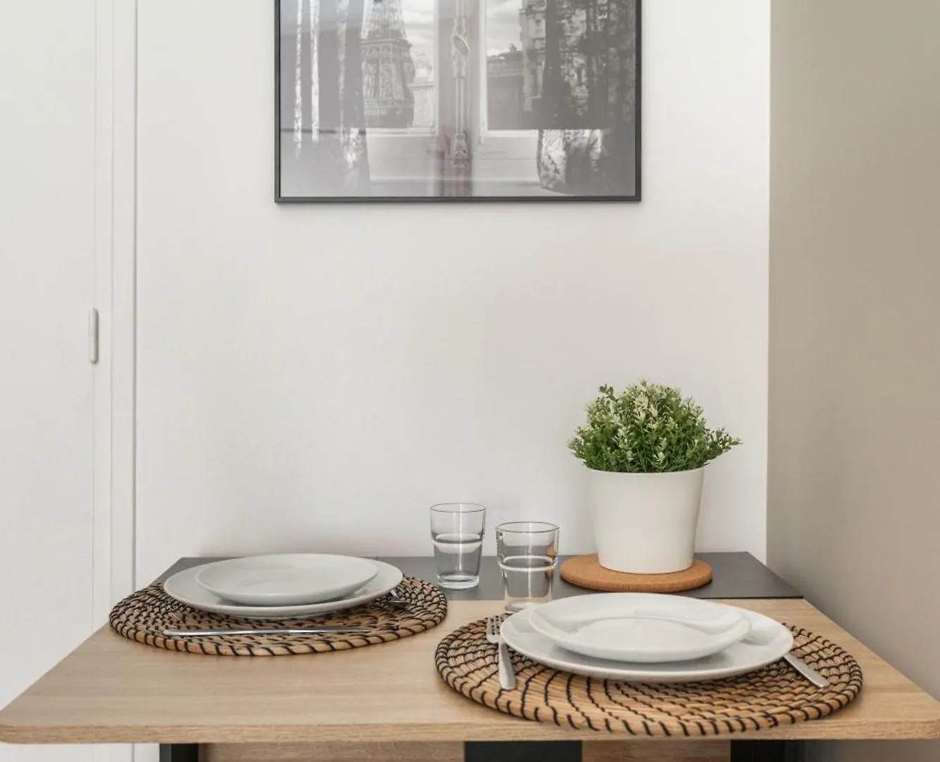 Apartment Stunning New In *