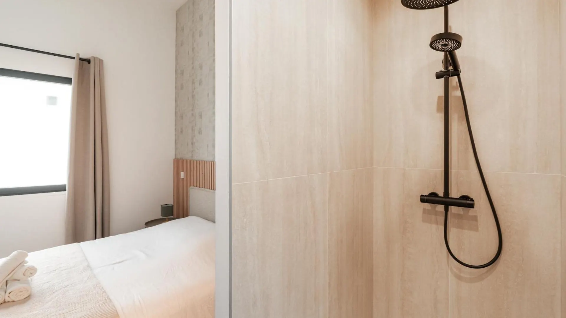 Apartment Stunning New In